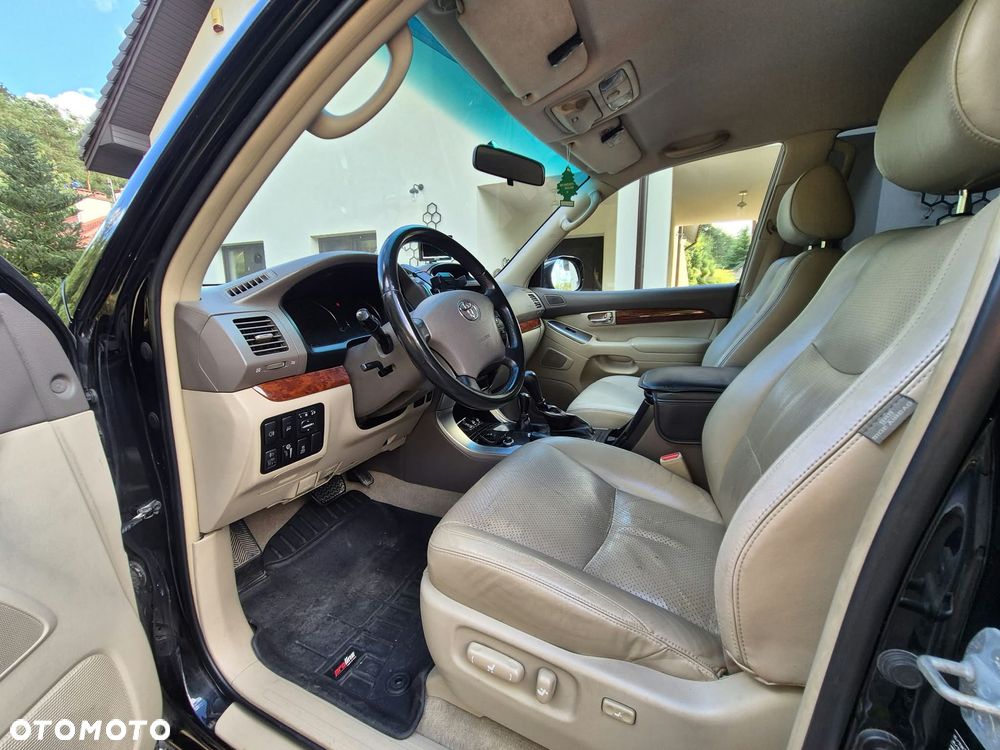 Toyota Land Cruiser - 18