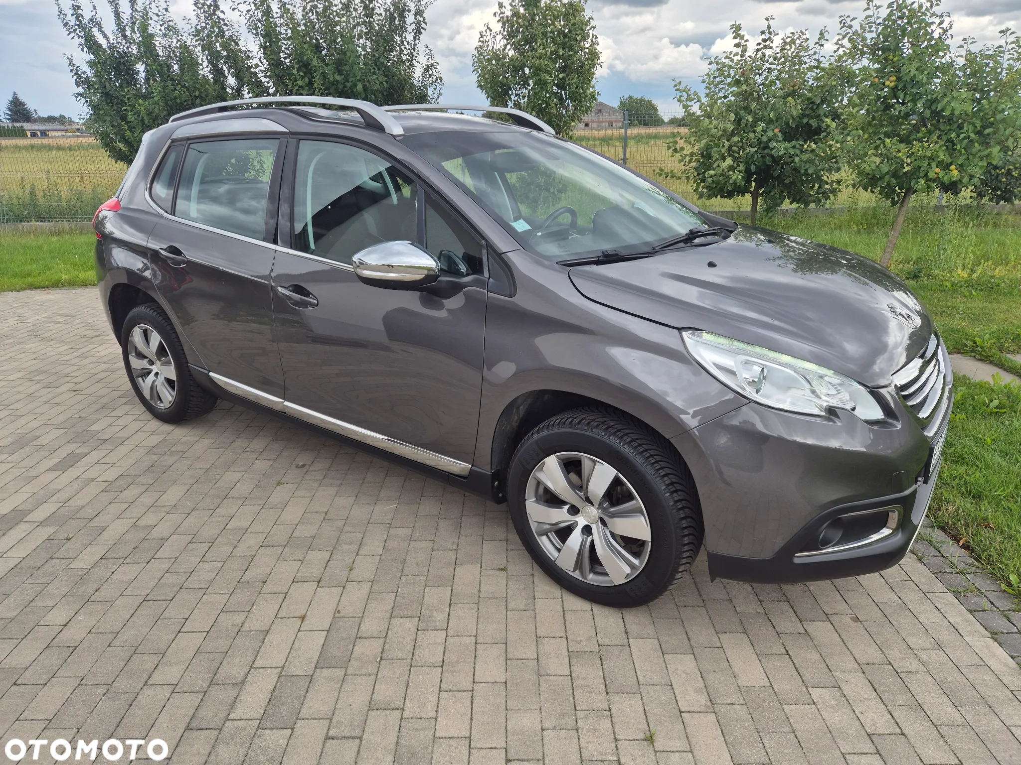 Peugeot 2008 1.2 Pure Tech Allure S&S - 2