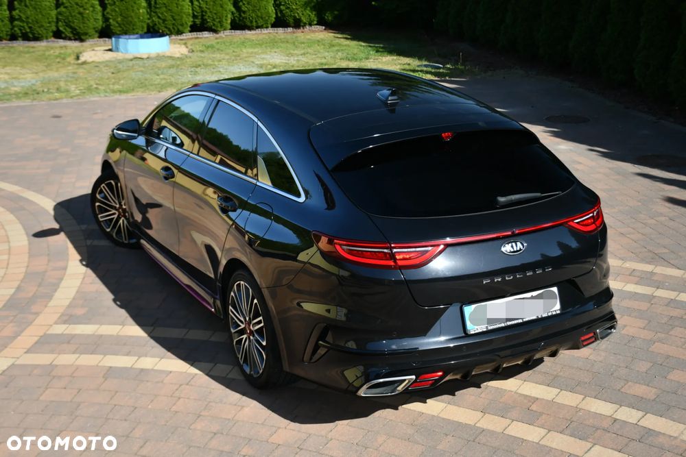 Kia ProCeed - 13