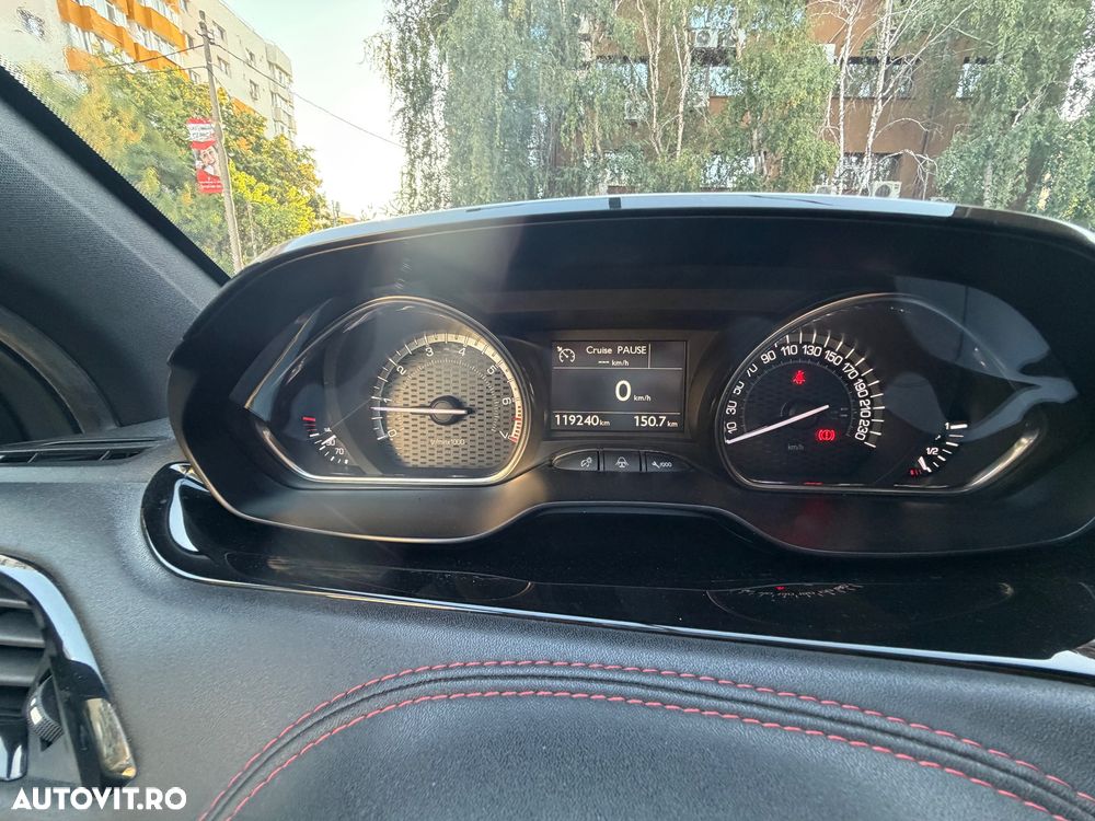 Peugeot 208 GTI 1.6 L THP - 9