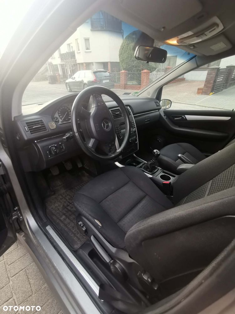 Mercedes-Benz Klasa B 200 CDI - 2