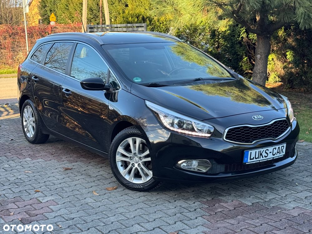 Kia Ceed 1.4 CVVT SW Fifa World Cup Edition - 40