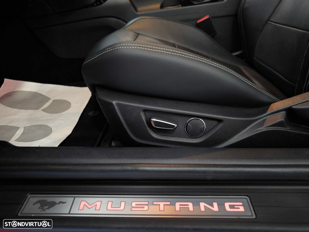 Ford Mustang 2.3i EcoBoost - 25