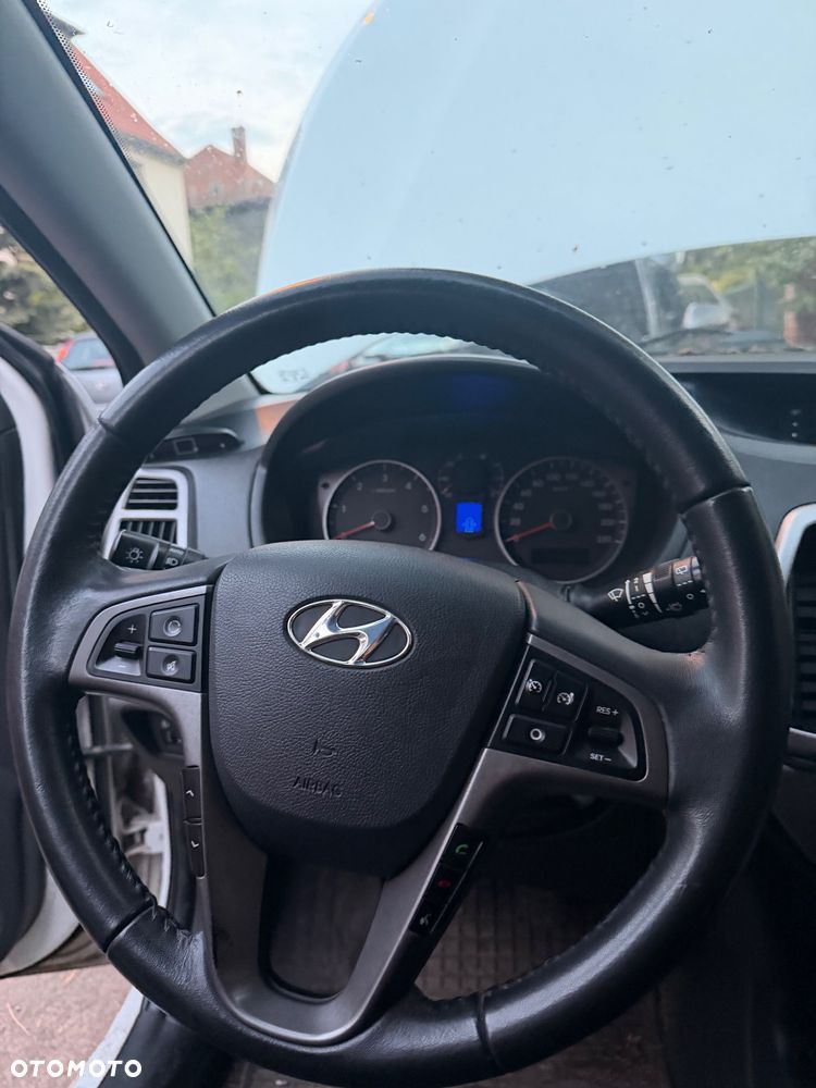 Hyundai i20 1.1 CRDi Classic + - 11