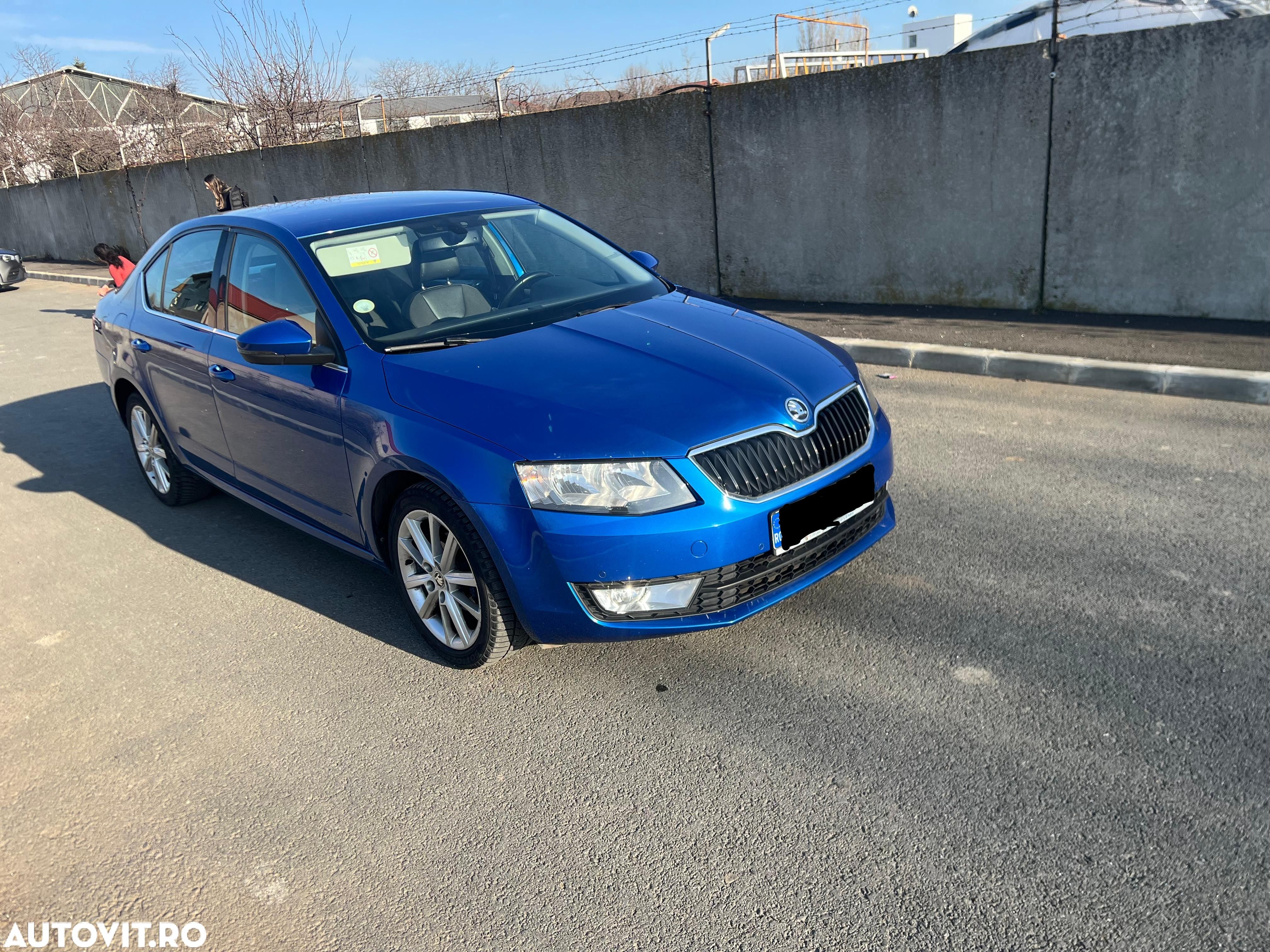 Skoda Octavia 1.6 TDI DSG Style - 1