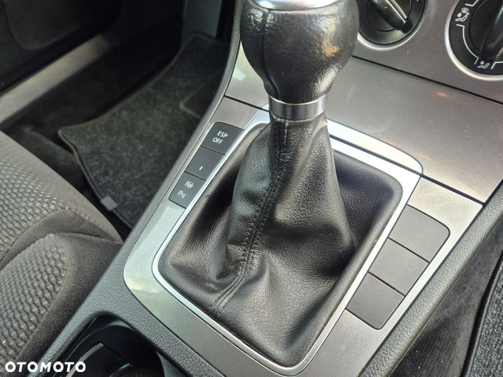 Volkswagen Passat - 22