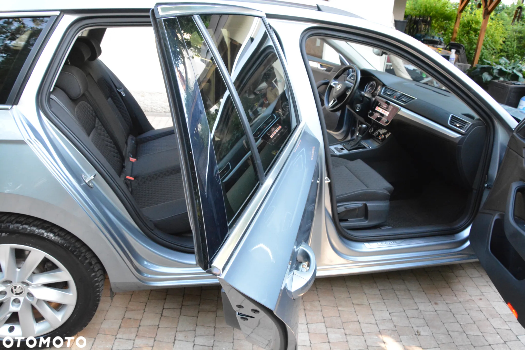 Skoda Superb 2.0 TDI SCR Ambition DSG - 13