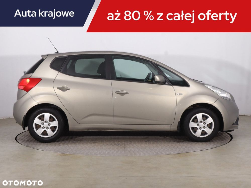 Kia Venga - 8