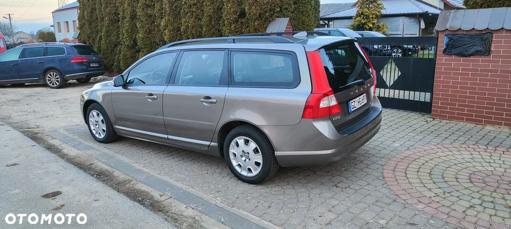 Volvo V70 2.4D Momentum - 3