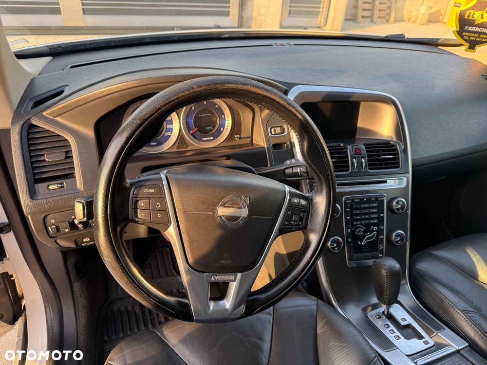 Volvo XC 60 D3 AWD R Design - 13