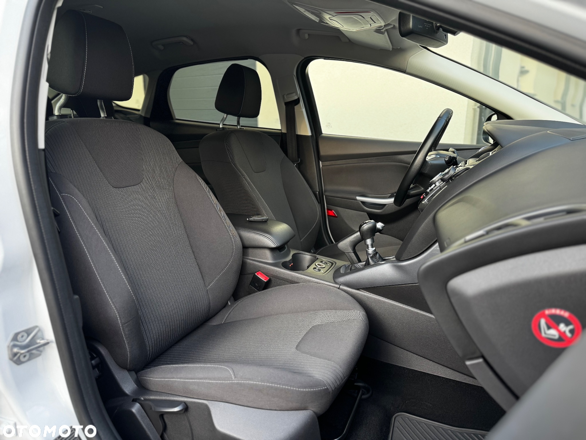 Ford Focus 1.0 EcoBoost Hybrid ST-LINE - 19