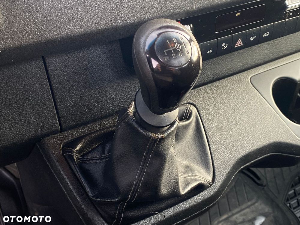 Mercedes-Benz Sprinter 319CDI V6 - 13
