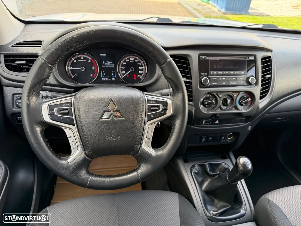 Mitsubishi L200 2.3 DI-D CD Invite 4WD - 8