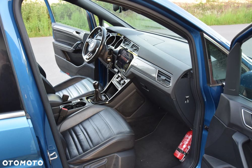 Volkswagen Touran 1.5 TSI EVO Highline - 17