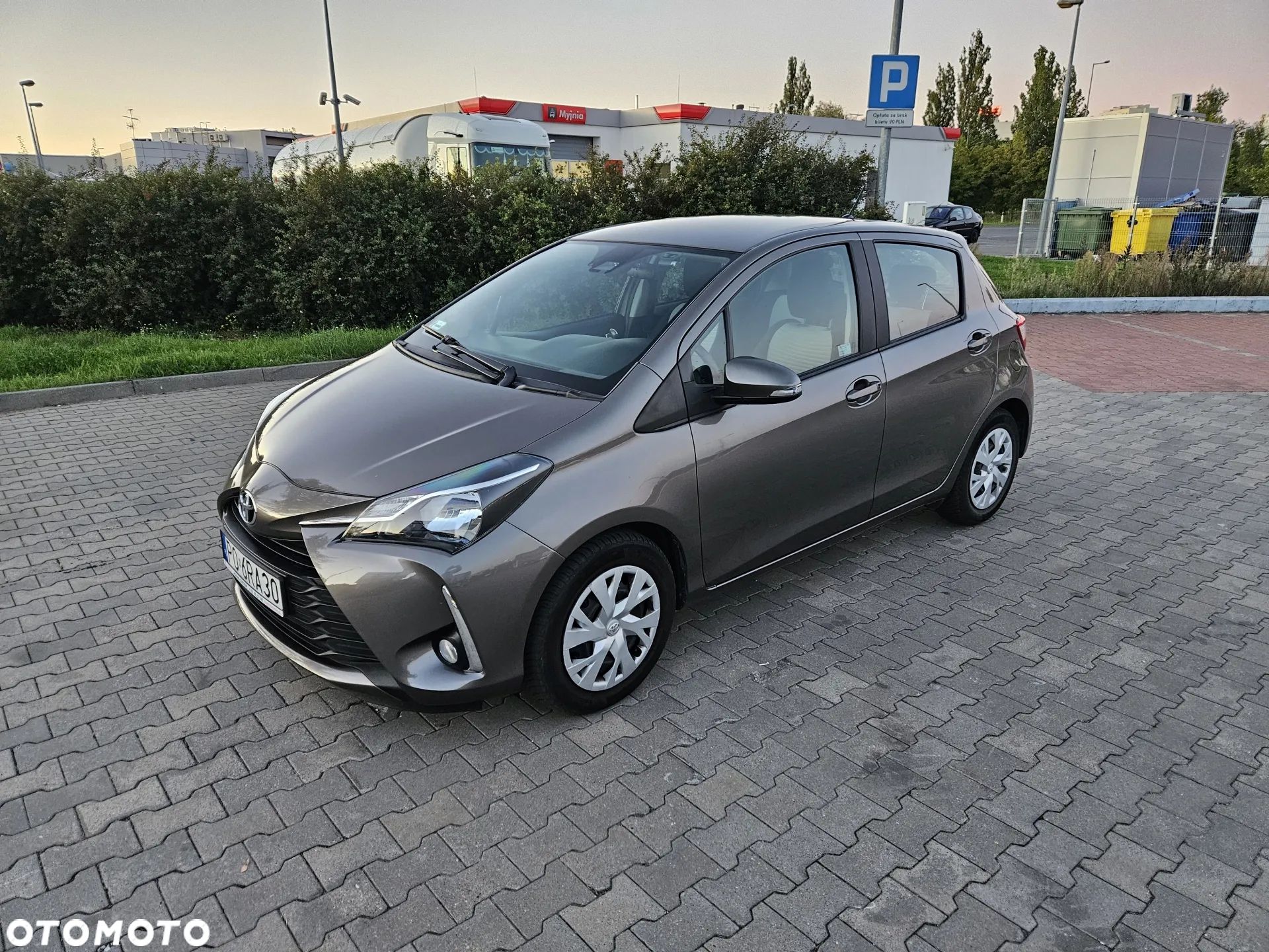 Toyota Yaris 1.5 Premium CVT - 1
