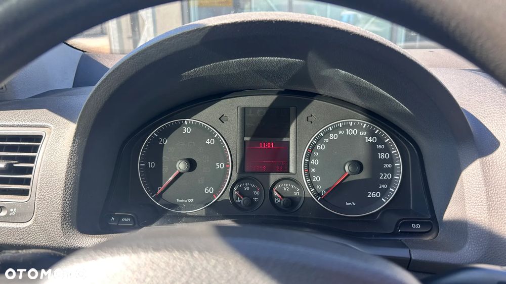 Volkswagen Golf - 6