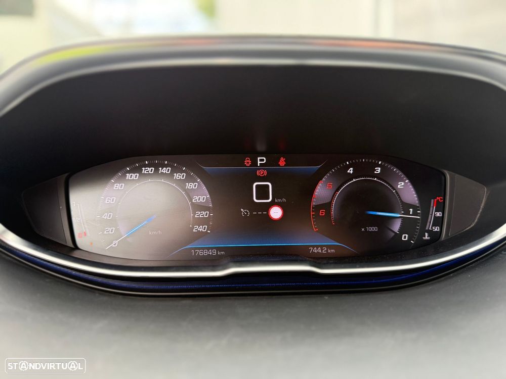 Peugeot 5008 1.5 BlueHDi Allure Pack EAT8 - 20