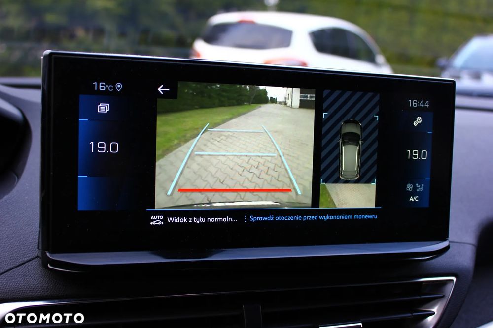 Peugeot 3008 BlueHDi 130 Stop & Start EAT8 Allure - 29