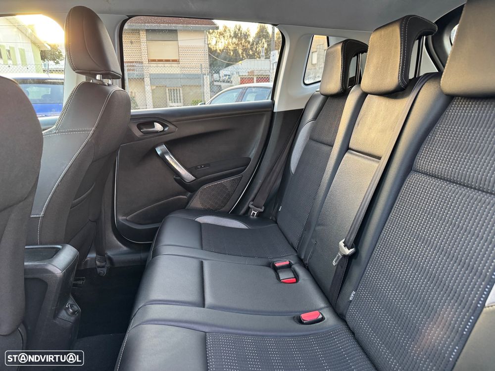 Peugeot 2008 PureTech 110 Stop&Start Allure - 9