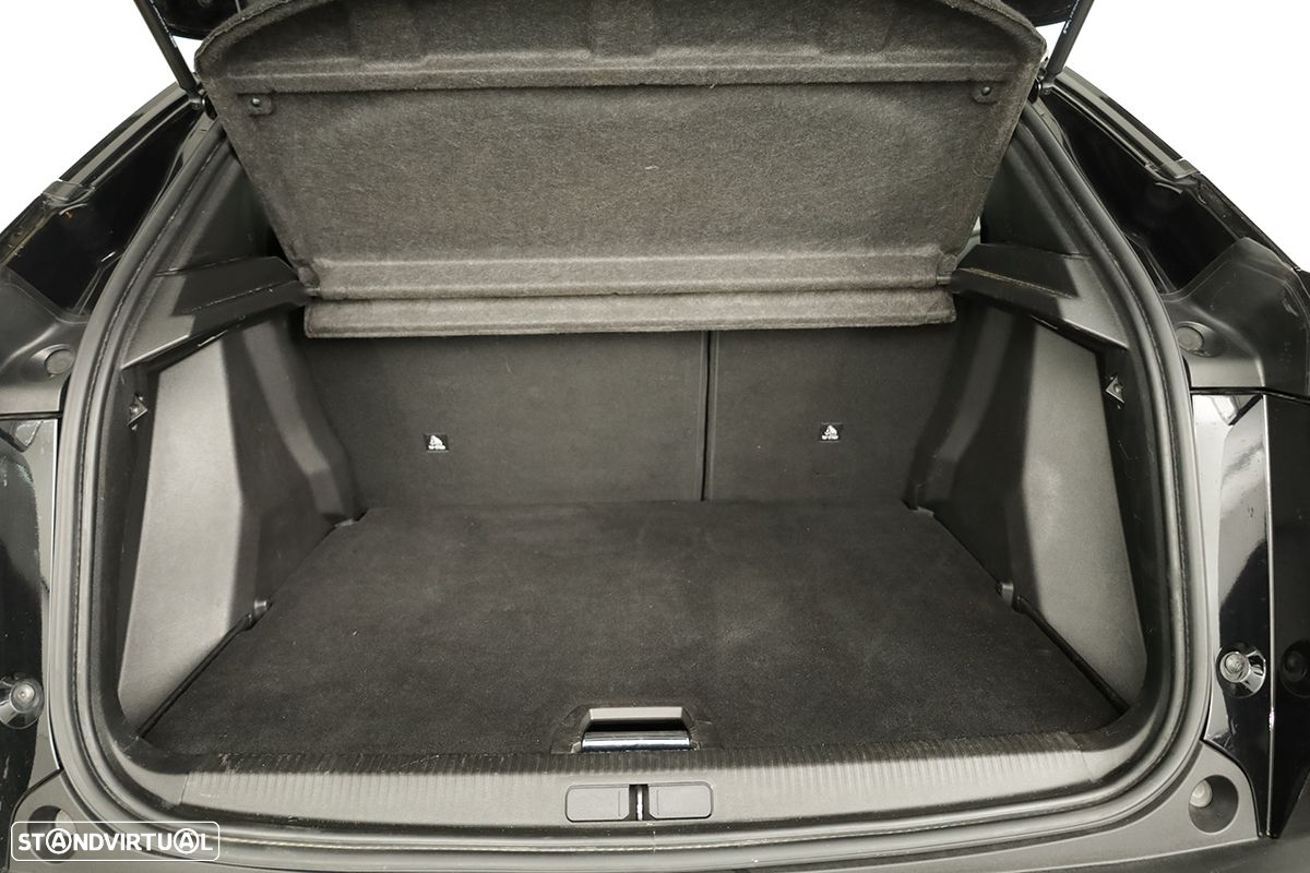 Peugeot 2008 1.2 PureTech GT EAT8 - 23