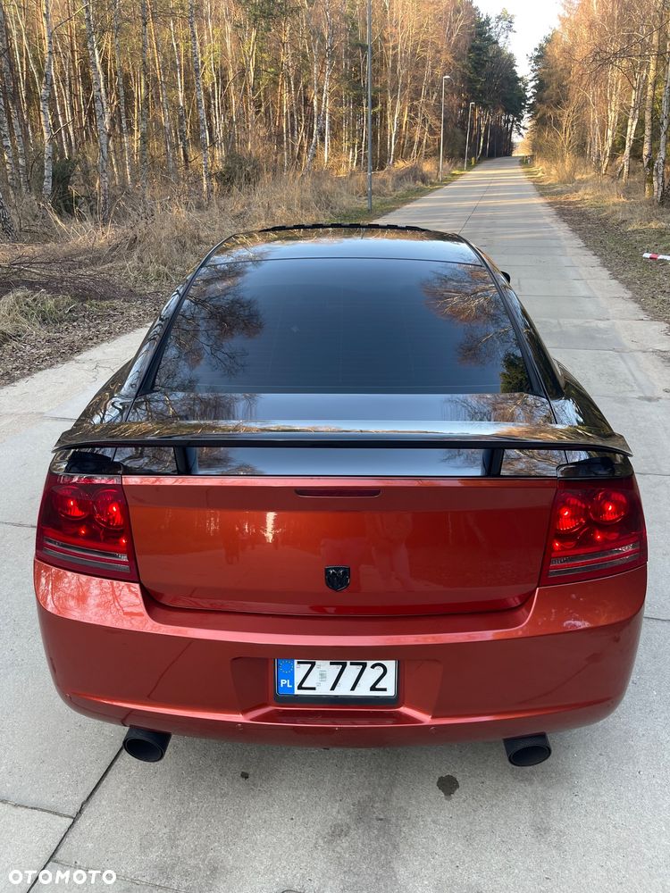 Dodge Charger 5.7 V8 RT - 10