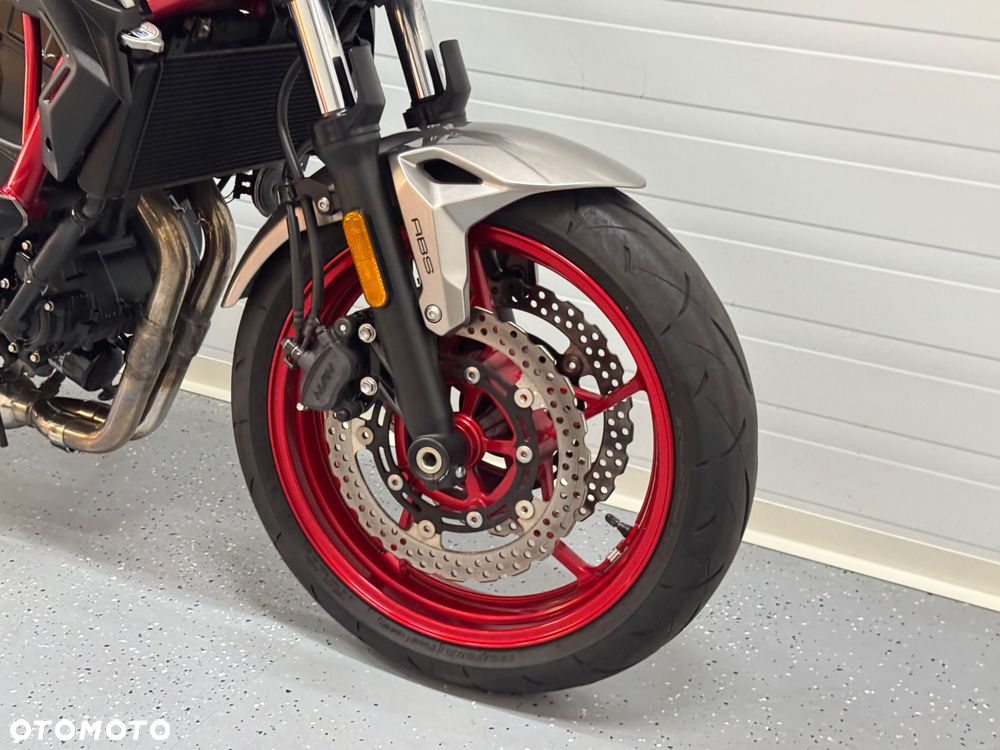 Kawasaki Z 650 - 10