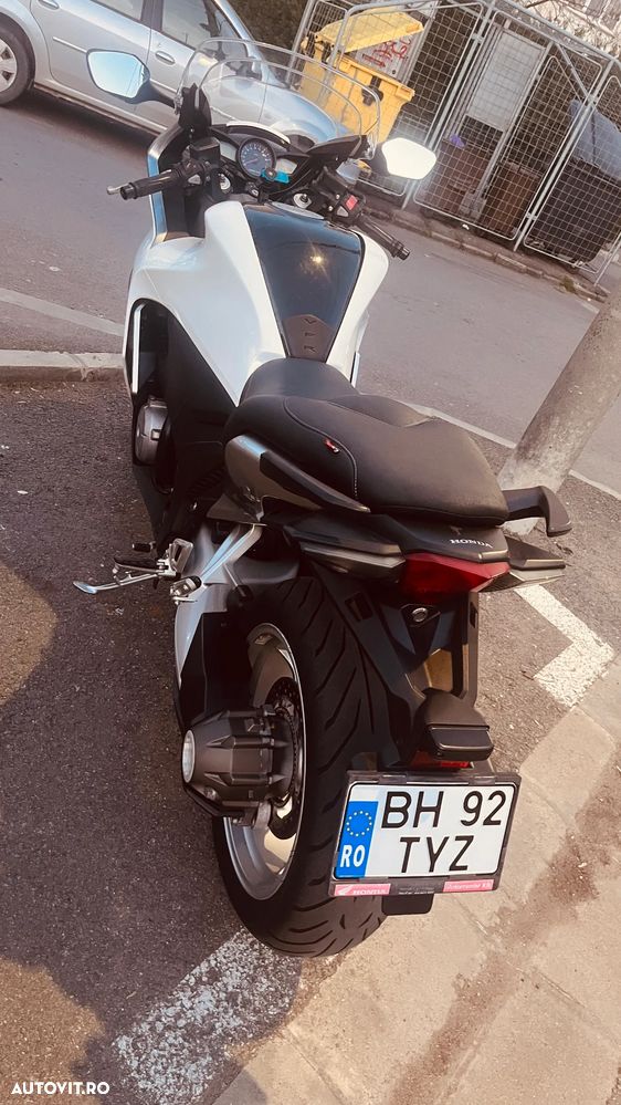 Honda VFR 1200F - 11