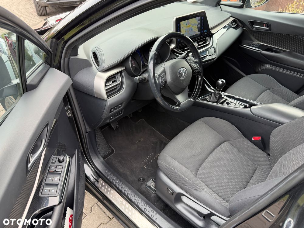 Toyota C-HR 1.2 Turbo Team Deutschland - 14