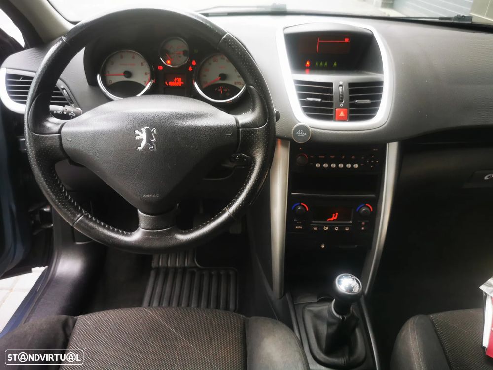 Peugeot 207 1.4 16V Sport - 11