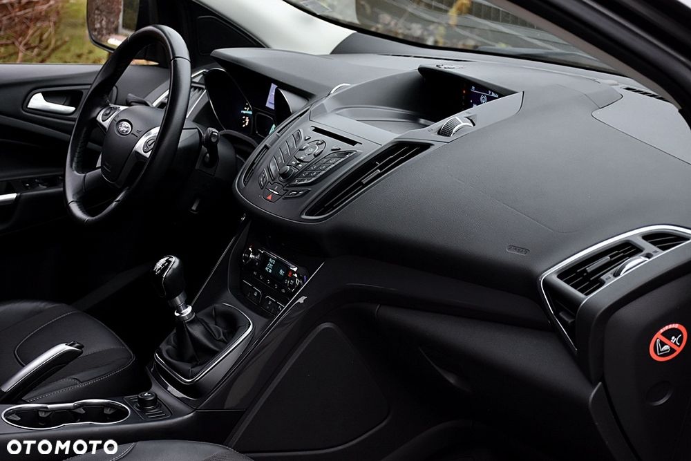 Ford Kuga 2.0 TDCi 4x4 Titanium - 28