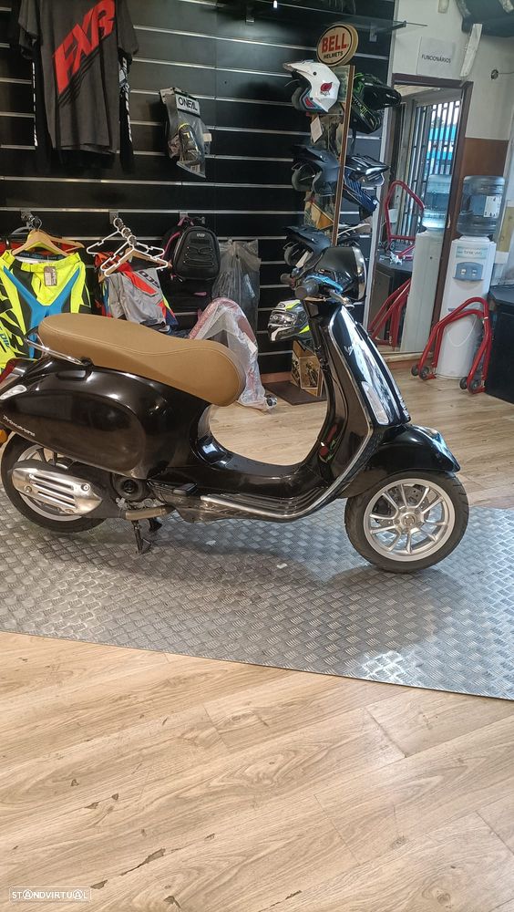 Vespa 50 Primavera - 1