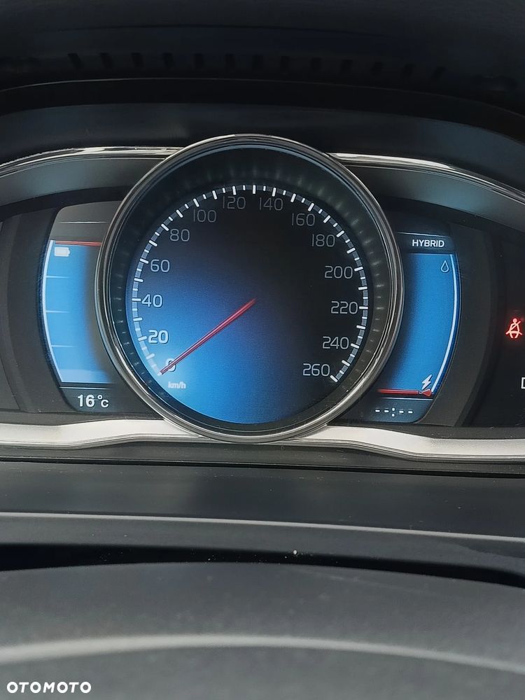 Volvo V60 D6 AWD Plug-in Hybrid Summum - 39