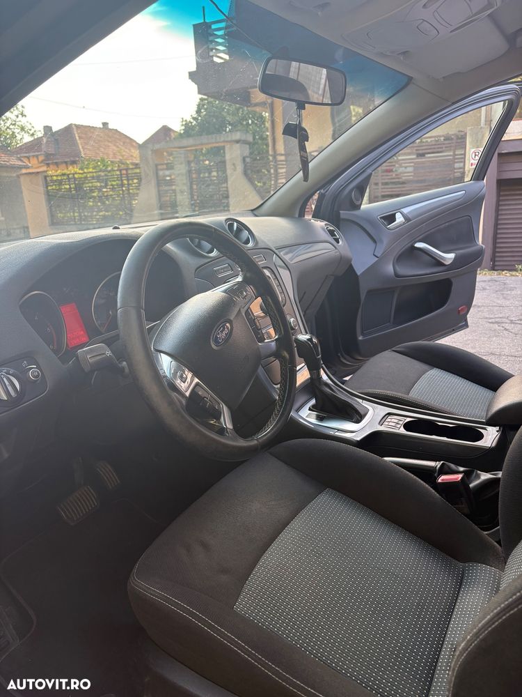 Ford Mondeo 2.0 TDCi Powershift Business Class - 8