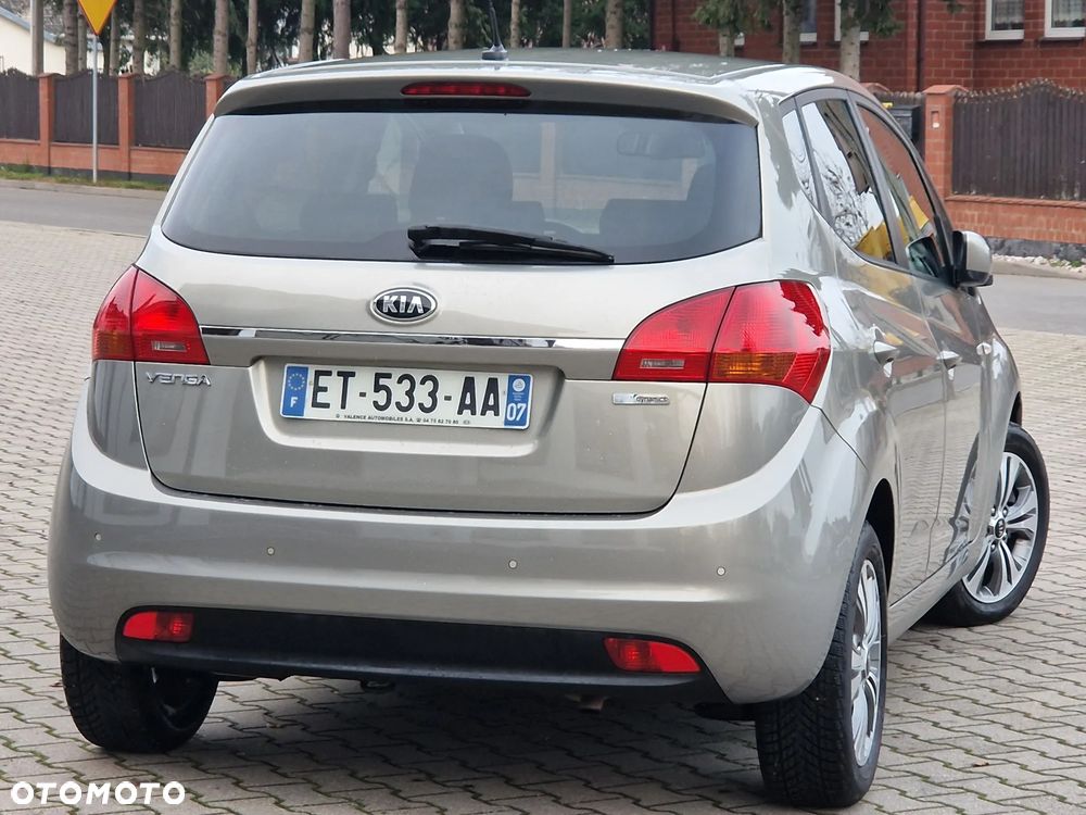 Kia Venga - 4