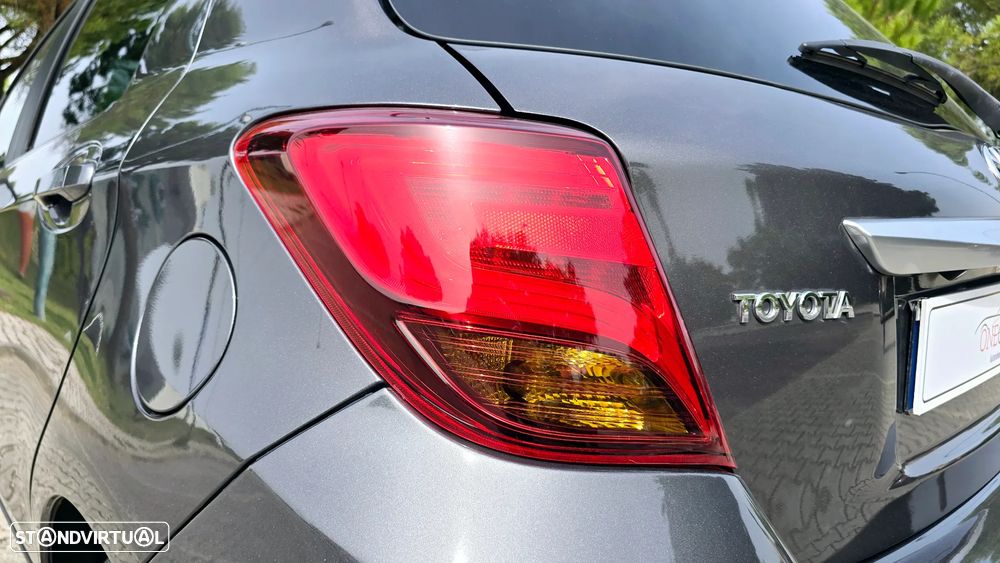Toyota Yaris 1.5 HSD Sport+P.Luxury - 25