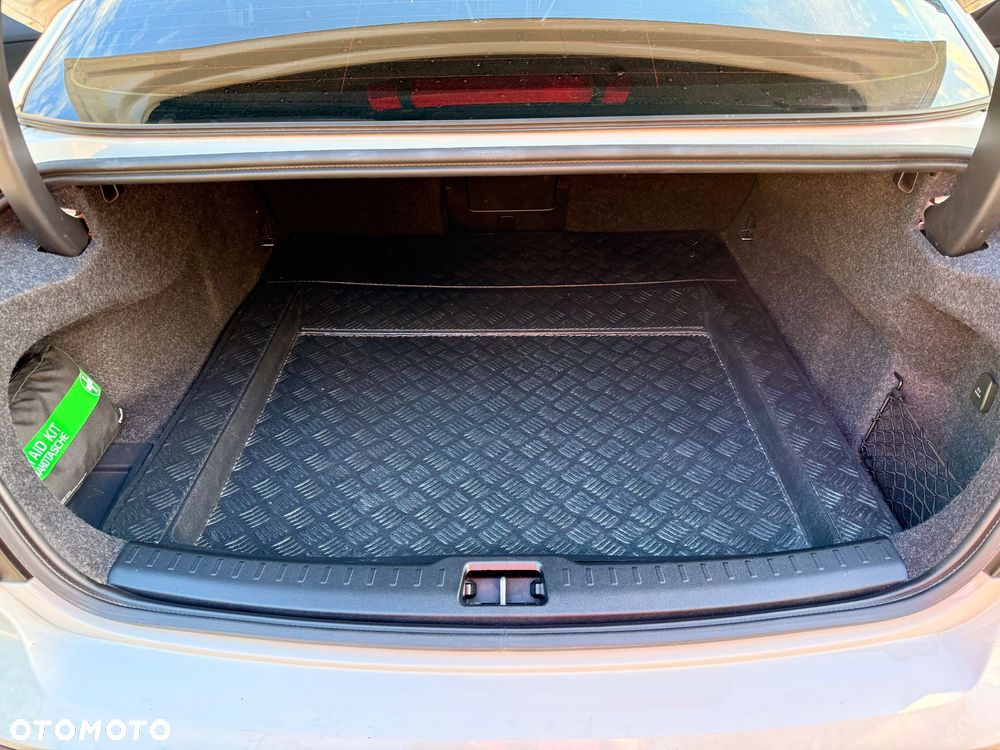 Volvo S60 T4 R-Design First Edition - 9