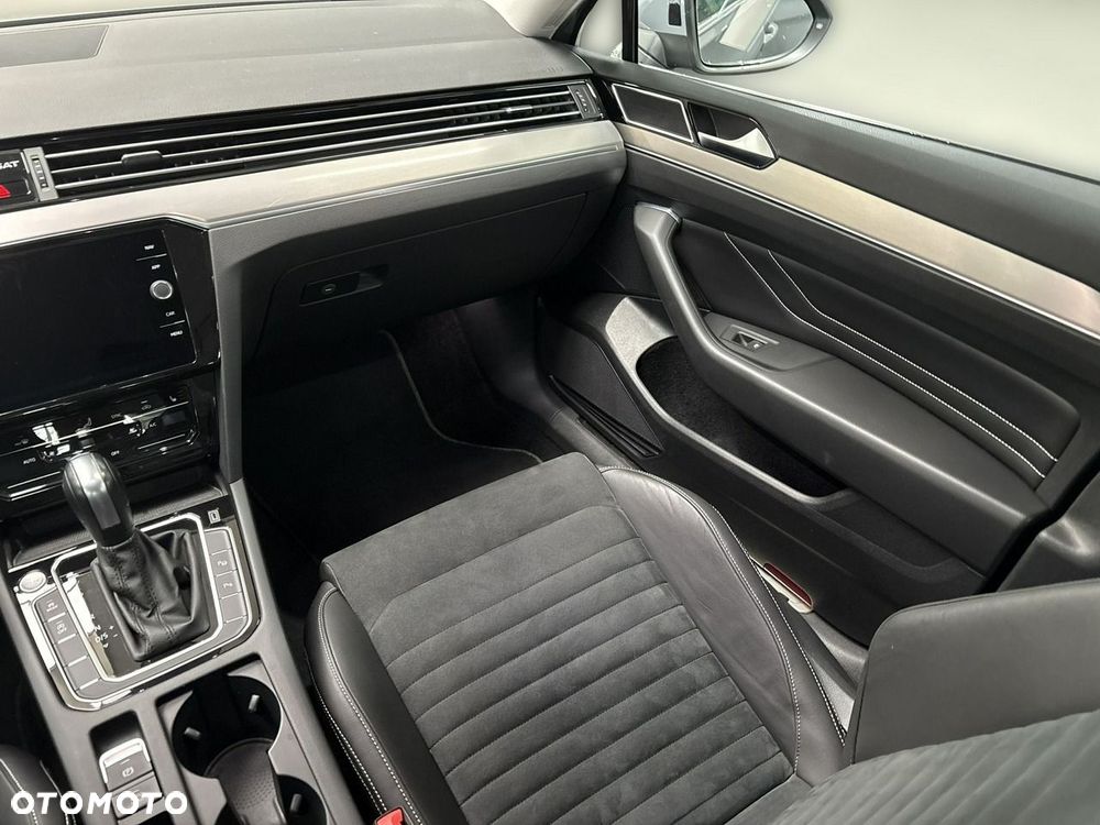 Volkswagen Passat - 14