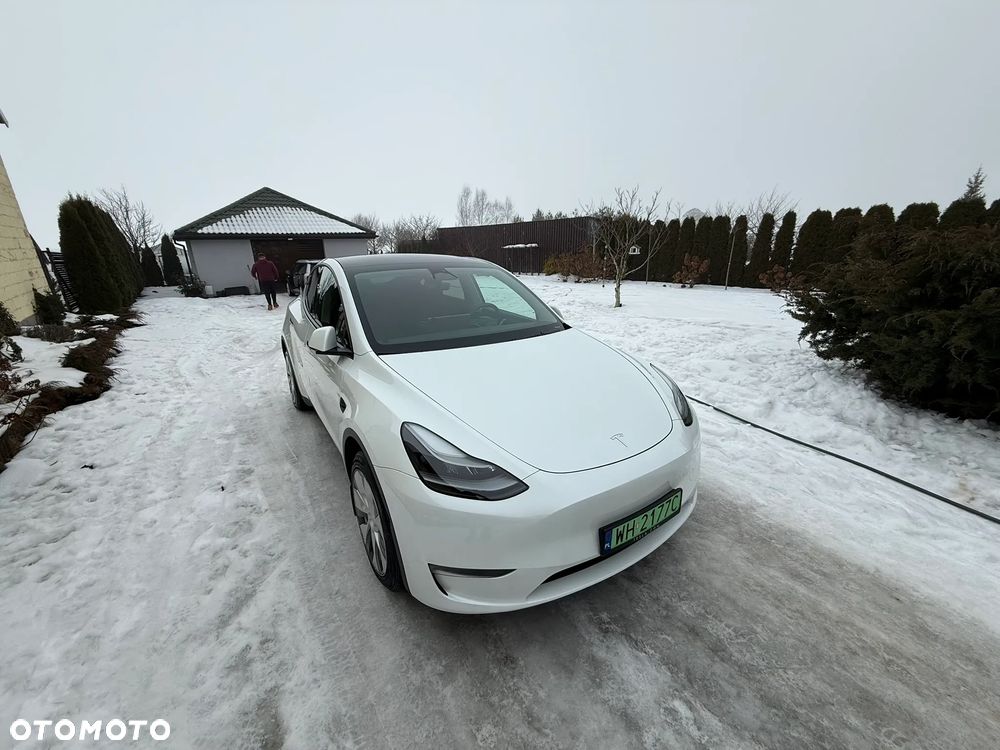 Tesla Y Performance AWD - 15