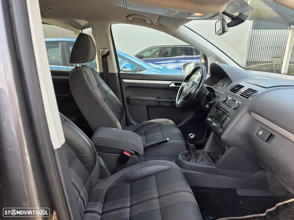 VW Touran 1.6 TDI Blue.Trendline 7L - 8