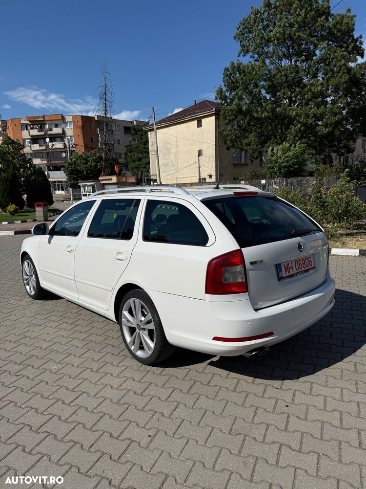 Skoda Octavia 2.0 TDI CR DPF DSG RS - 14
