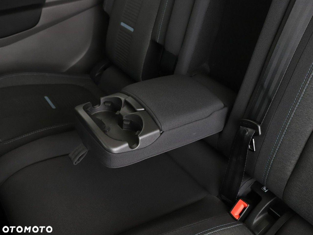 Ford Tourneo Connect Grand - 32