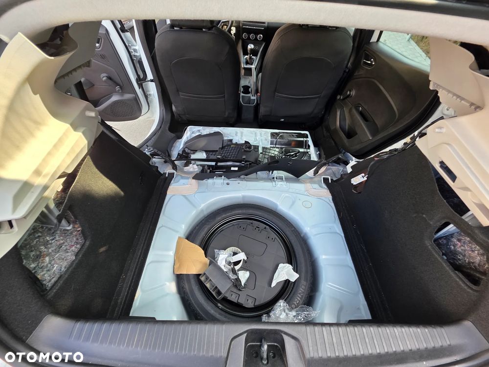 Renault Clio BLUE dCi 85 BUSINESS EDITION - 11