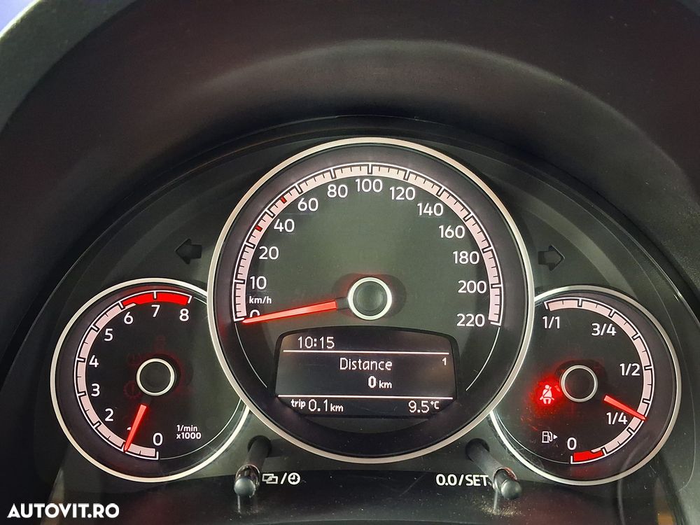 Volkswagen up! 1.0 High - 13