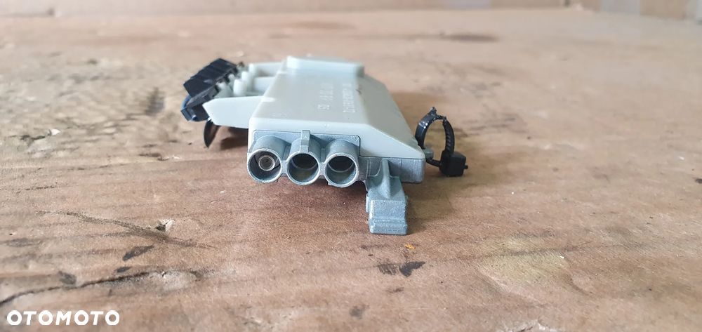 Wzmacniacz anteny moduł Mercedes W211 A2118203089 - 3