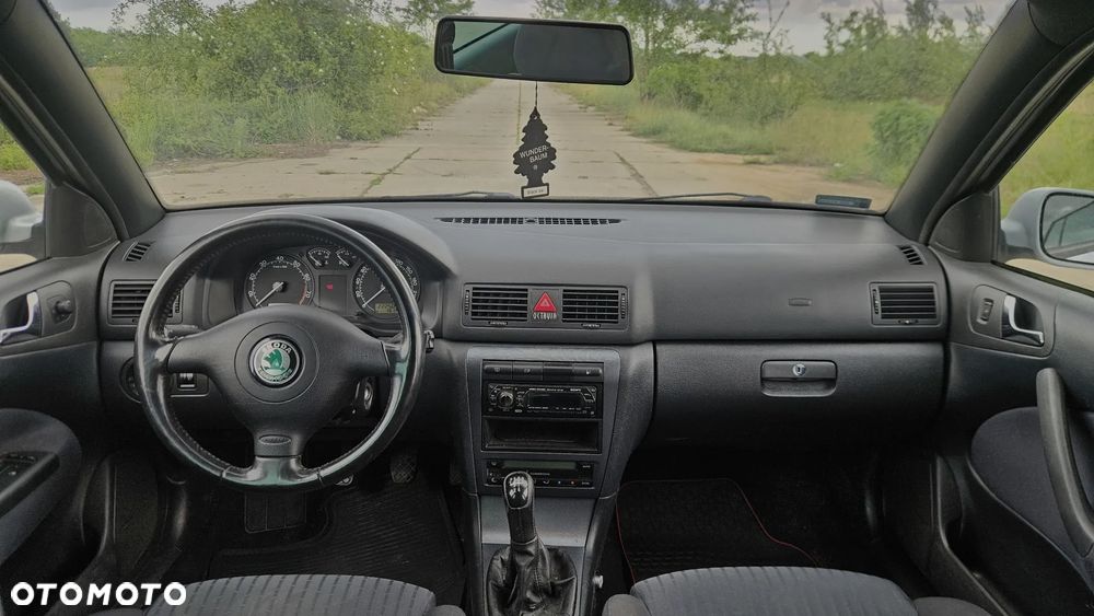 Skoda Octavia 1.8T Tour Sport - 10