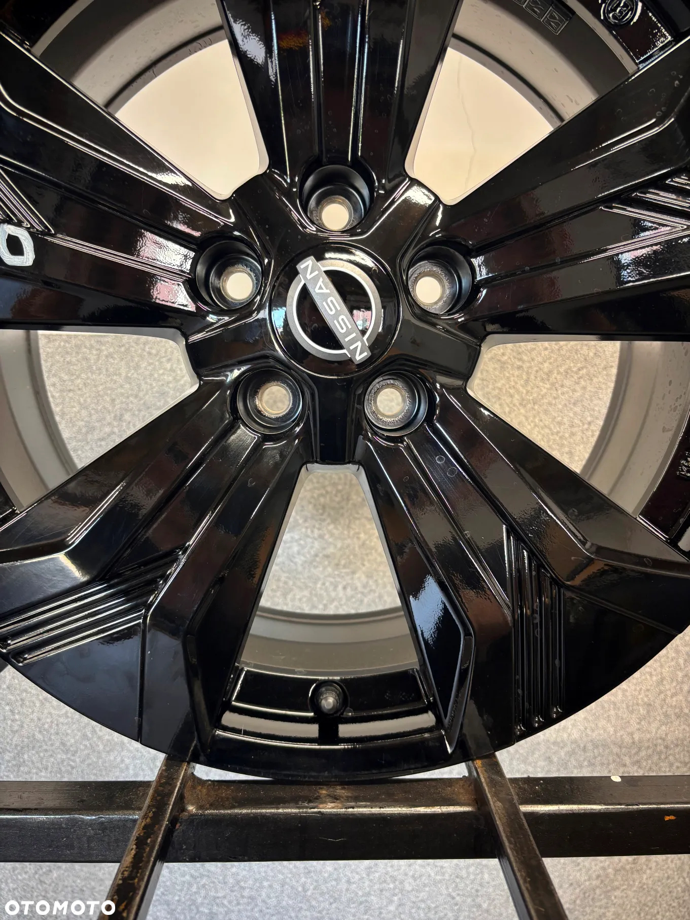 1 FELGA ALU. NISSAN X-TRAIL T32  18'' 7,5J ET40 - 8