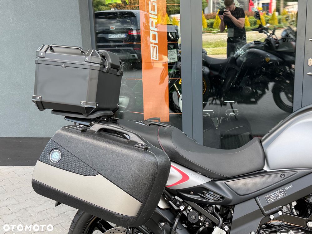 Suzuki V-STROM - 10