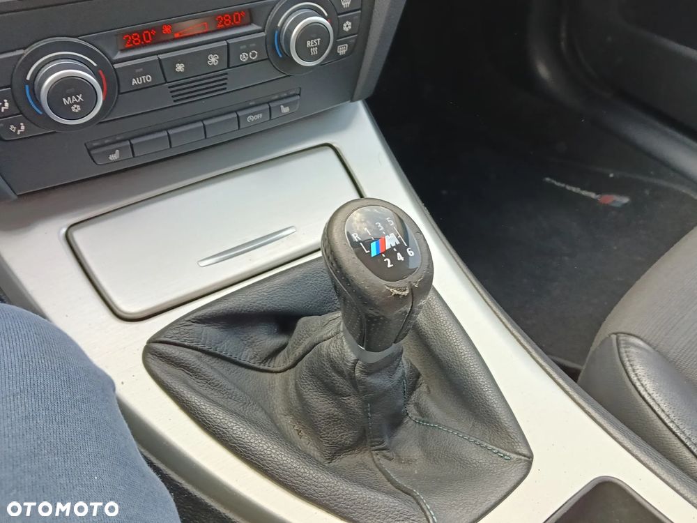 BMW Seria 3 320i - 24