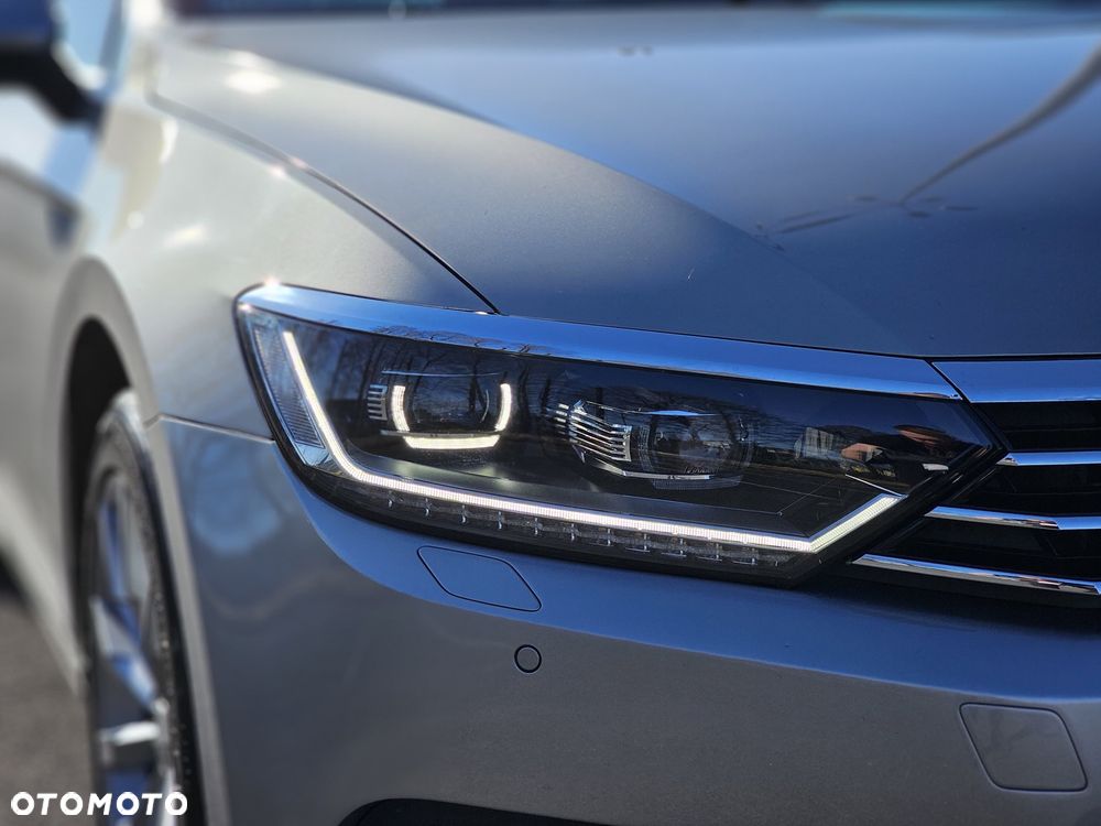 Volkswagen Passat - 8