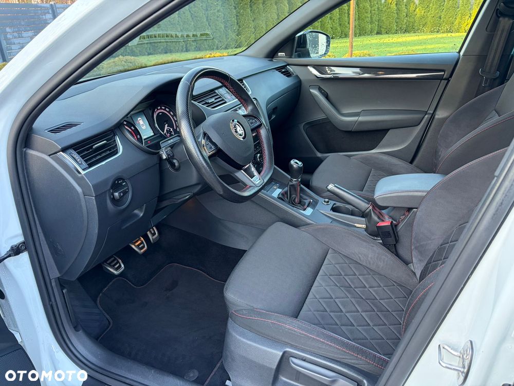 Skoda Octavia 2.0 TSI RS - 11